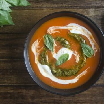 Tomatensoep met pesto uit de soepmaker